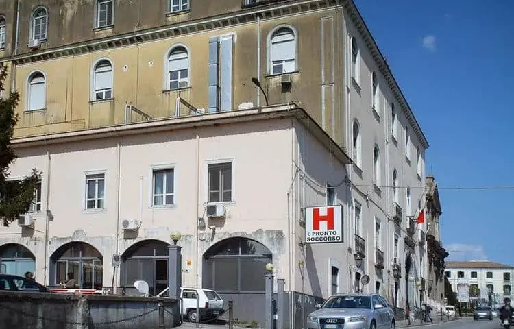 Cava de’ Tirreni, sparite auto dei medici del Santa Maria dell’Olmo