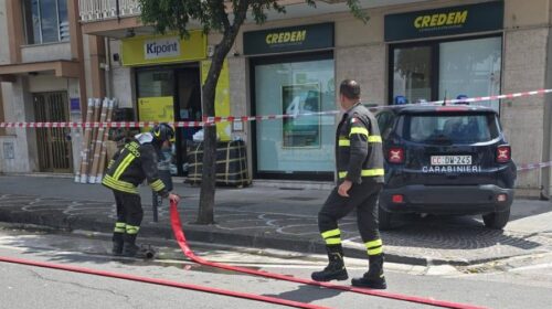 Scafati, tensione e disagi per un allarme bomba davanti a una banca