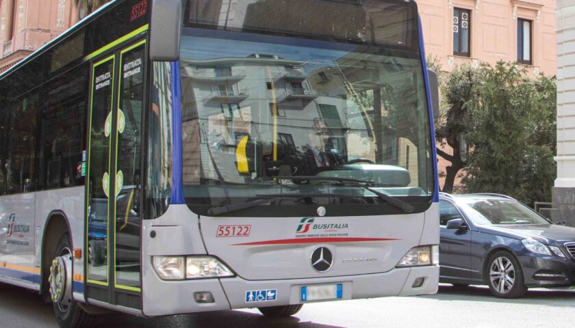 Caos pullman a Salerno, Rino Avella contro Galdi: “Assessorato immobile su Bus Station”