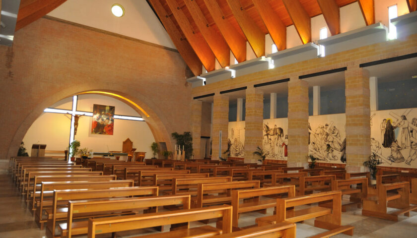 Salerno, furto in chiesa: rubate dalla sagrestia le monetine dalla cassetta per le offerte