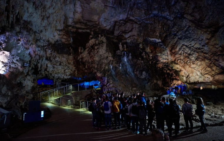 TURISMO, BOOM DI VISITATORI ALLE GROTTE DI PERTOSA-AULETTA: +30% NEL PRIMO TRIMESTRE 2025