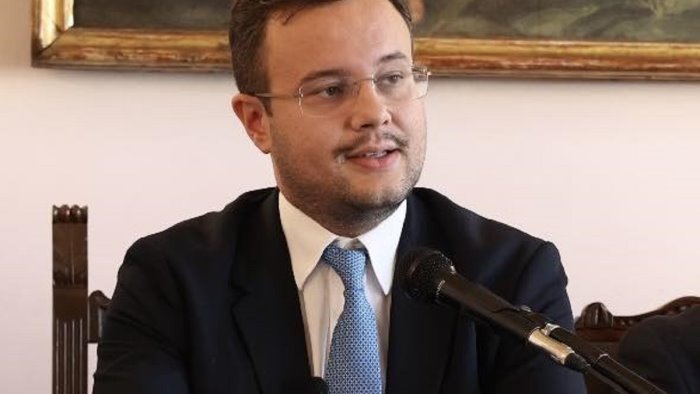 Cava de’ Tirreni, topi in zona Pianesi: Cirielli interroga sindaco e assessore