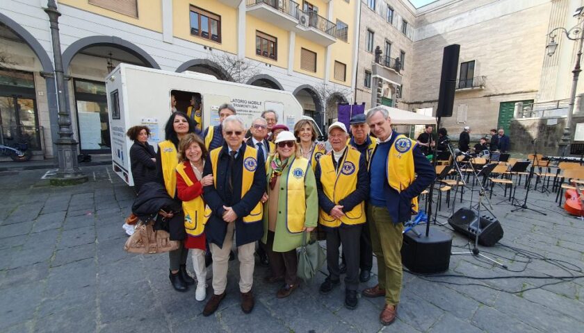 Lions day a Cava de’ Tirreni: grande partecipazione per l’analisi della densimetria ossea in piazza.