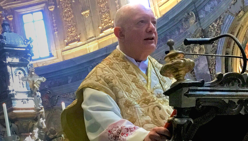 Salerno, Messa di Pasqua di Bellandi: il male non vincerà