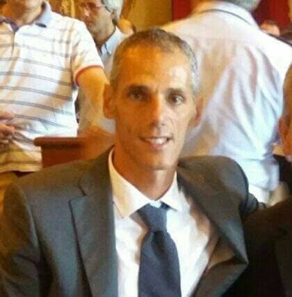 Salerno, la denuncia di Giuseppe Ventura: San Giovanniello tra rifiuti e sosta selvaggia