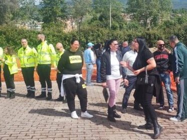 Eboli, protesta dei residenti di “Forte Apache”: case agibili, non ci trasferiamo