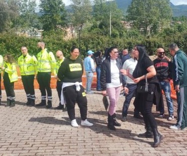 Eboli, protesta dei residenti di “Forte Apache”: case agibili, non ci trasferiamo