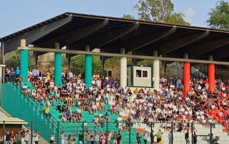 Agropoli, squadra di calcio aggredita a Candela