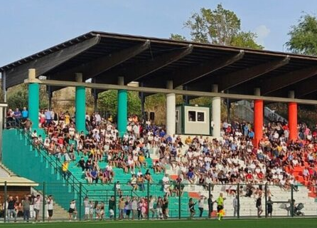 Agropoli, squadra di calcio aggredita a Candela