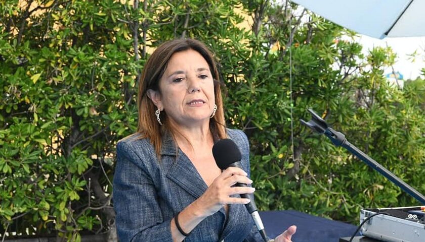 Salerno, sostituzione tatami all’Arbostella ad opera di Salerno Solidale: oggi taglio del nastro