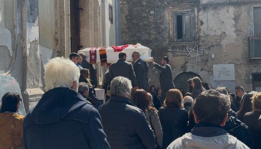 Capaccio, addio al 15enne Pietro e dolore collettivo: nuovo sopralluogo