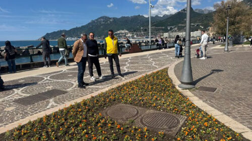 Salerno, lungomare rifiorisce con 6mila piantine