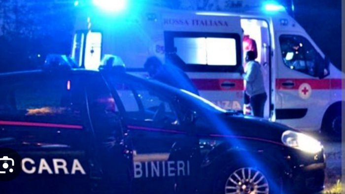 Tragedia a Roscigno, giovane si schianta con la bici contro un albero e muore