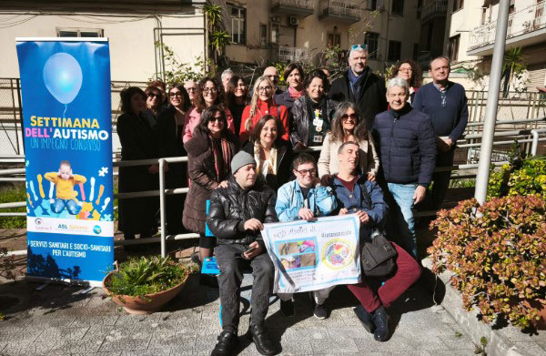 Salerno e Pellezzano, settimana dell’autismo: inaugurata panchina della Consapevolezza