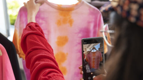 Il doppio volto della moda: tra fast fashion e second hand, quando il risparmio guida le scelte