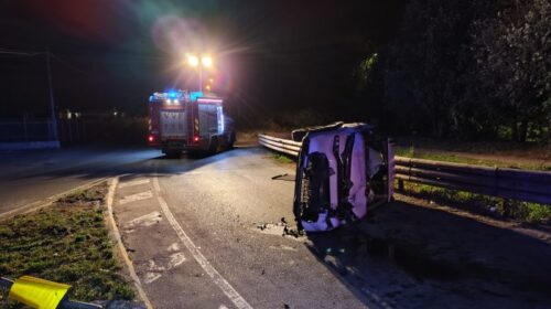 Eboli, auto si ribalta: 3 donne ferite