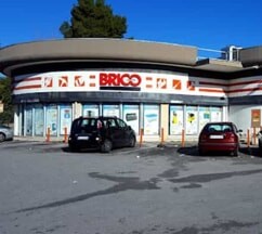Salerno, dopo 30 anni di attività addio a Bricocenter di via San Leonardo: spazio a ristorante cinese