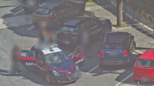 Tentano truffa a un’anziana di Caggiano: finto avvocato fermato, complice in fuga