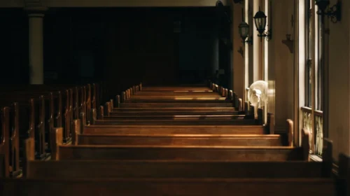 FURTI SACRILEGHI: QUANDO IL REATO PATRIMONIALE OFFENDE IL SACRO!