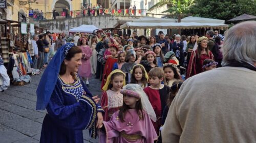 Salerno, taglio del nastro ieri per la Fiera del Crocifisso Ritrovato