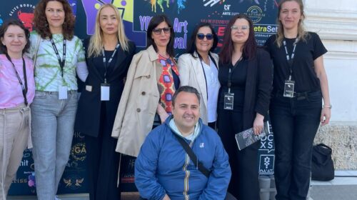 LA VOCE CALDA DI GENNARO DE CRESCENZO INCANTA IL FESTIVAL DI ARTE, MODA E MUSICA IN ROMANIA