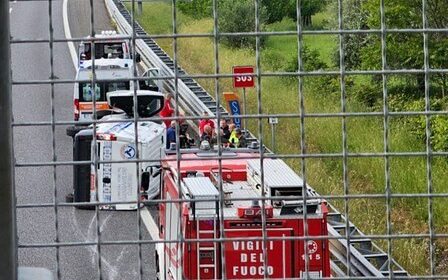 Sala Consilina, si ribalta furgone portavalori sull’A2 del Mediterraneo: ferita guardia giurata