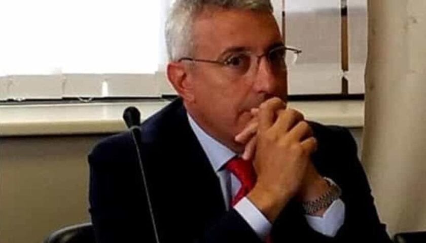 Pagani, denuncia di Gambino: il Comune non pubblica il bando per la mensa
