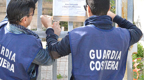 Acciaroli, sequestrata struttura abusiva nel porto: denuncia e sanzioni per ditte balneari