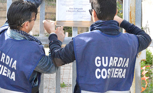 Acciaroli, sequestrata struttura abusiva nel porto: denuncia e sanzioni per ditte balneari
