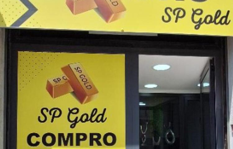 LA FAME DELLA GENTE PASSA PER I “COMPRAORO”