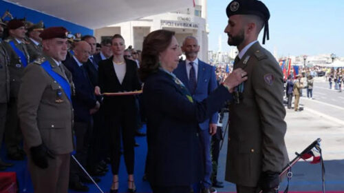 Esercito: celebrato a Bari il 164° anniversario. Croce d’Oro al Merito al Maresciallo del Reggimento Cavalleggeri “Guide” di Salerno