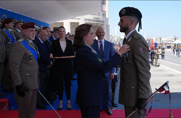 Esercito: celebrato a Bari il 164° anniversario. Croce d’Oro al Merito al Maresciallo del Reggimento Cavalleggeri “Guide” di Salerno