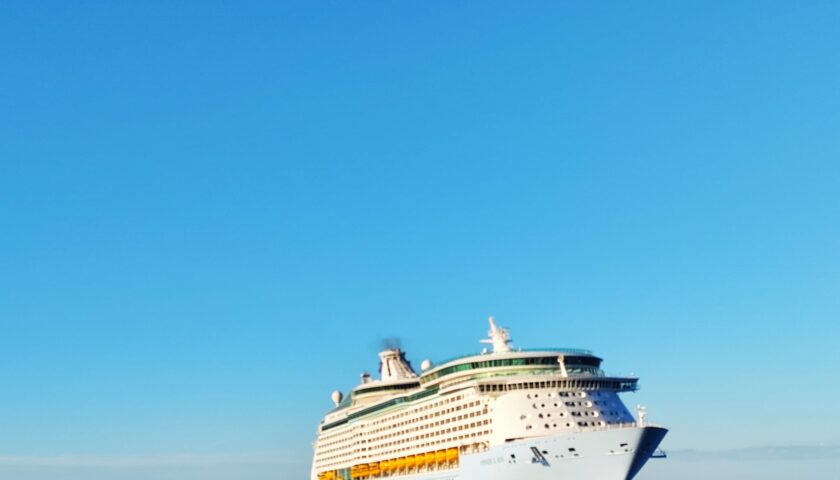 Salerno, torna alla Stazione Marittima la Voyager of the Seas con 3700 crocieristi a bordo