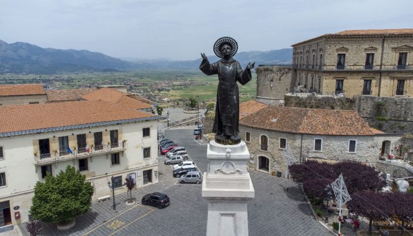  TEGGIANO CELEBRA IL SANTO PATRONO SAN CONO CON MONSIGNOR  SPINILLO E IL CARDINALE MIGLIO