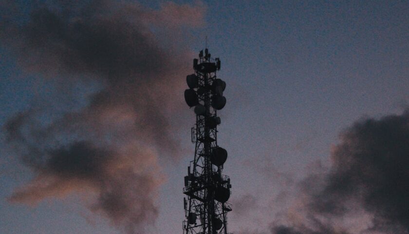 RETI DI TELEFONIA E TUTELA DEL PAESAGGIO: UN NODO IRRISOLTO!