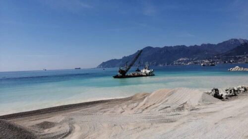 SPIAGGE A SALERNO, NUOVE RIPASCIMENTO LITORALE: PRESENTAZIONE DOMENICA