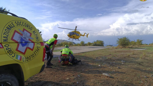 Precipita dopo una scivolata sul Sentiero degli Dei: salvato dal soccorso Alpino