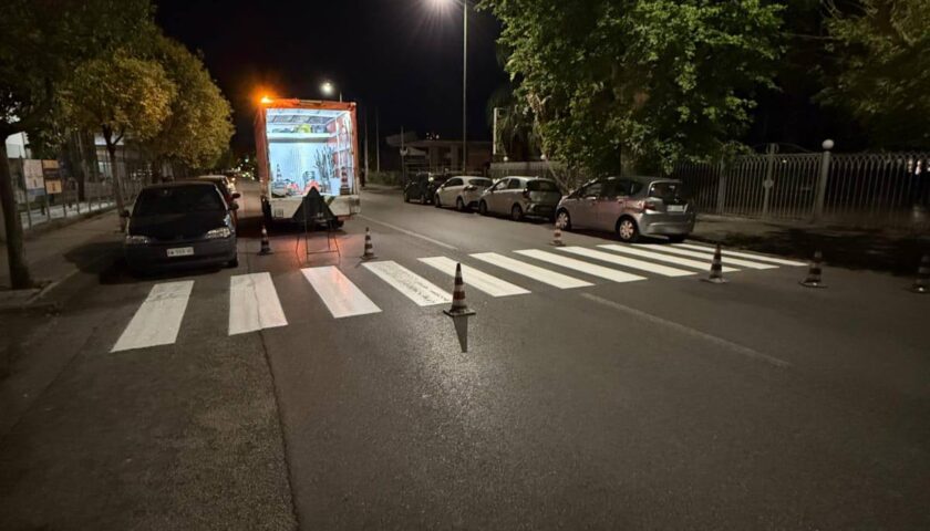 Salerno, manutenzione e potenziamento segnaletica orizzontale in via Leucosia e Clark