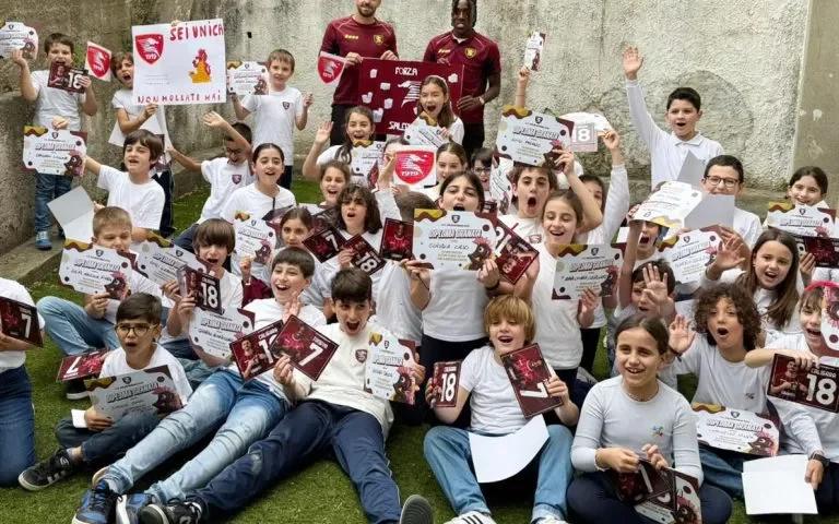 Salernitana, Caligara e Tongya dagli studenti della scuola Agazzi