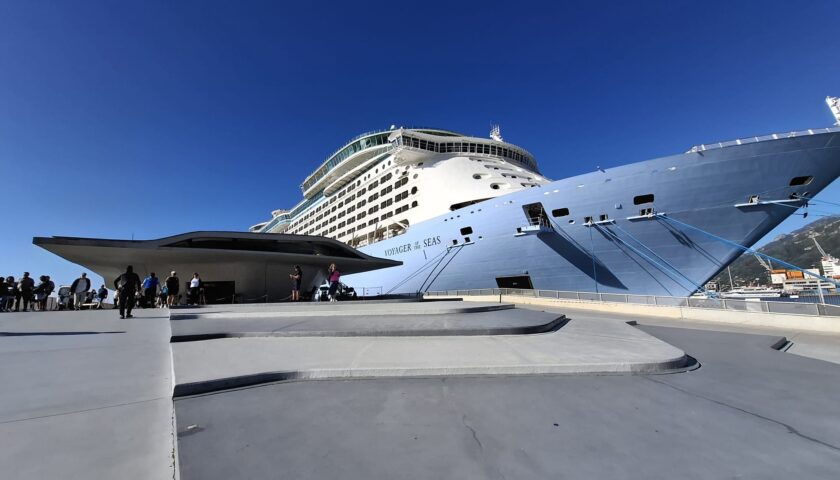 Salerno, ieri l’attracco della Voyager of the Seas con 3500 crocieristi