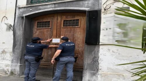 Salerno, somministrati alcol ai minori in bar del centro: chiusura per 15 giorni
