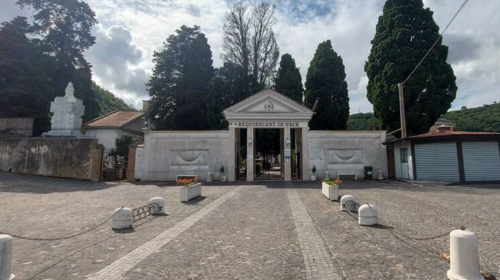 Roccapiemonte, rubato busto di bronzo nel cimitero