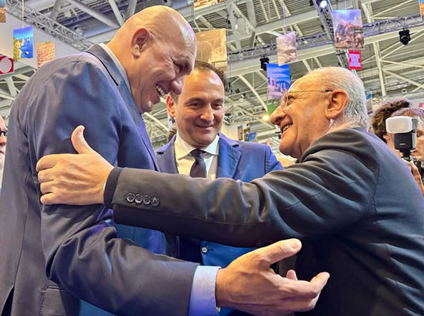 Fiera del libro di Torino, De Luca a Crosetto: “Governate 20 anni”