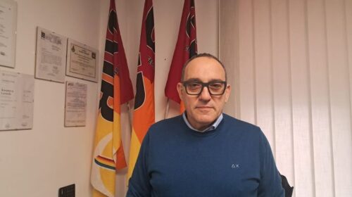 Lavoratori delle pulizie in protesta al Comune di Scafati, la Miorelli Service apre ai rimborsi dopo il confronto con la Flaica Cub Salerno  
