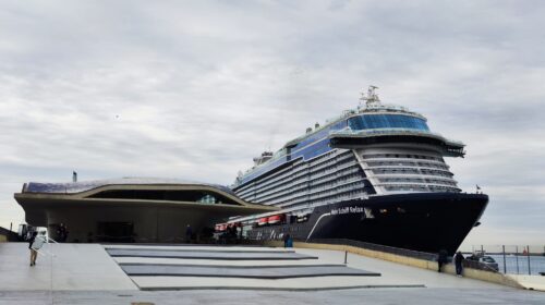 Salerno, alla Stazione Marittima attracca la Mein Schiff Relax con 3800 crocieristi