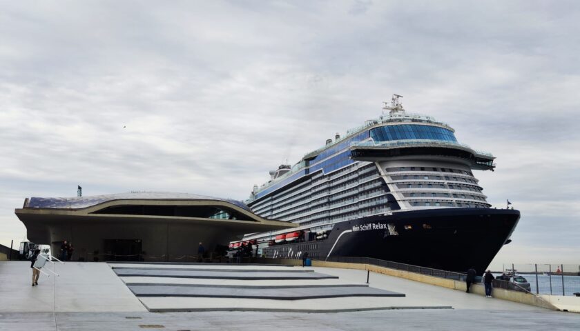 Salerno, alla Stazione Marittima attracca la Mein Schiff Relax con 3800 crocieristi