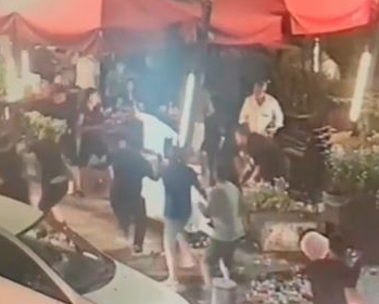 Lite con coltelli, tirapugni e un’ascia ad Angri: 6 misure cautelari
