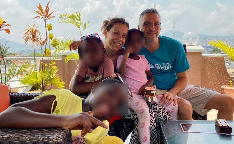 Salerno, Stefania e l’avventura da madre adottiva: “Poste, un punto di riferimento pet tutta la vita”