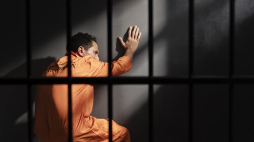 MA È UN CARCERE O UNA DISCOTECA?