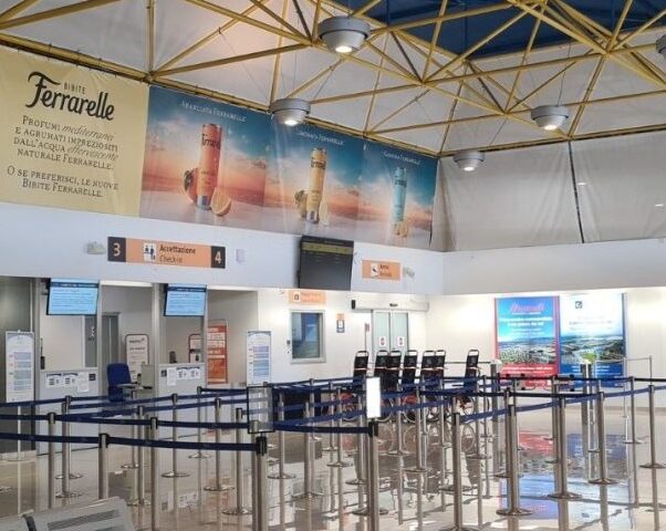 Aeroporto Salerno, dopo il boom di voli dilagano anche gli abusivi Ncc